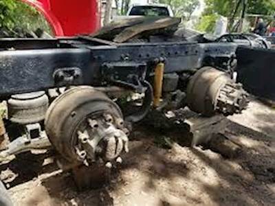 Eaton RSH40 Rear Axle Housing for a 2007 Kenworth T600