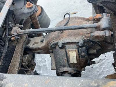 Eaton RSP40 Rear Axle Housing for a 2013 Kenworth T660