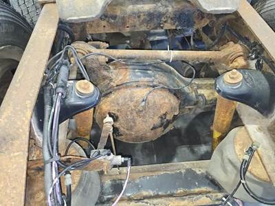 Eaton RSP40 Rear Axle Housing for a 2002 Peterbilt 378