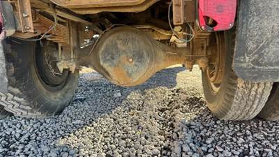 GM/Chev (HD) T170 Rear Axle Housing for a 1976 Chevrolet C60