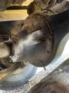 International RA472 Rear Axle Housing for a 1987 International F-9370