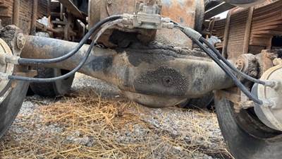 Mack CRD92 Rear Axle Housing for a 1976 Mack RS600