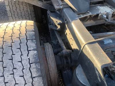 Meritor-Rockwell 20-145 Rear Axle Housing for a 1999 Kenworth W900