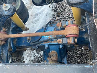 Meritor-Rockwell 20-145 Rear Axle Housing for a 1997 Peterbilt 377