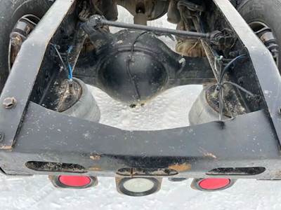 Meritor-Rockwell 20-145 Rear Axle Housing for a 2004 Freightliner Classic 120