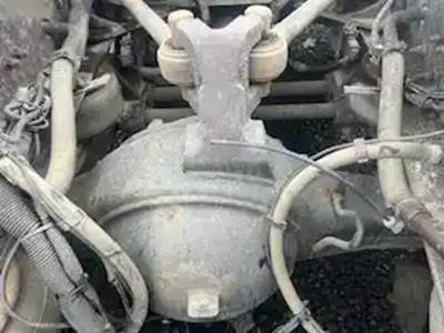 Meritor-Rockwell 20-145 Rear Axle Housing for a 2002 Kenworth W900