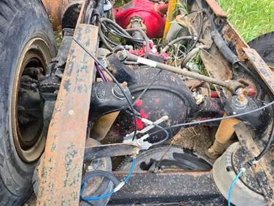 Meritor-Rockwell 20-145 Rear Axle Housing for a 1998 Peterbilt 379