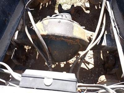 Meritor-Rockwell 40-145 Rear Axle Housing for a 2000 Freightliner FL80