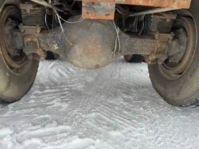 Meritor-Rockwell 40-145 Rear Axle Housing for a 1999 Volvo WX