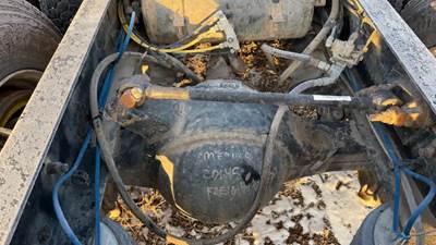 Meritor-Rockwell 40-145 Rear Axle Housing for a 1999 Freightliner FLD120