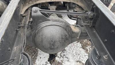 Meritor-Rockwell MT40-14X Rear Axle Housing for a 2022 Volvo VNL