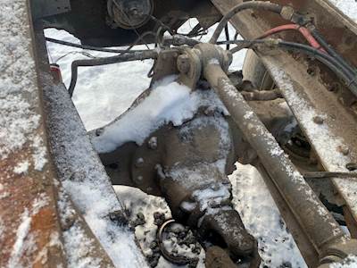 Meritor-Rockwell QR100 Rear Axle Housing for a 1987 International F-9370