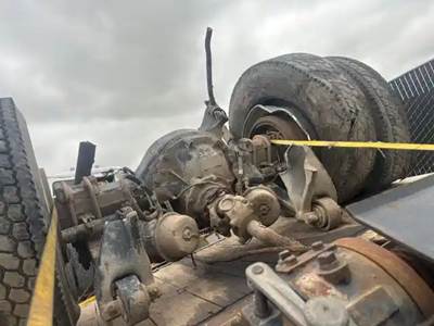 Meritor-Rockwell RRL23-160 Rear Axle Housing for a 2015 Freightliner Cascadia 125