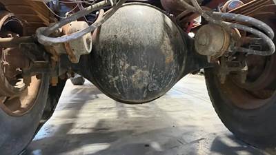 Meritor-Rockwell RRL23180 Rear Axle Housing for a 1987 Freightliner FLC