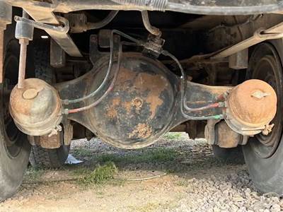 Meritor-Rockwell SL100 Rear Axle Housing for a 1980 Ford L8000