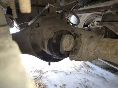 Meritor-Rockwell SQHR Rear Axle Housing for a 1981 Peterbilt 359