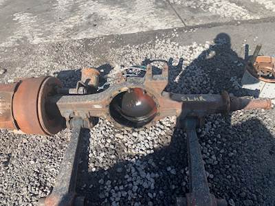 Meritor-Rockwell SLHR Rear Axle Housing for a 1979 Ford L SERIES