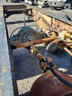 Meritor-Rockwell SQ100 Rear Axle Housing for a 1984 Peterbilt 359