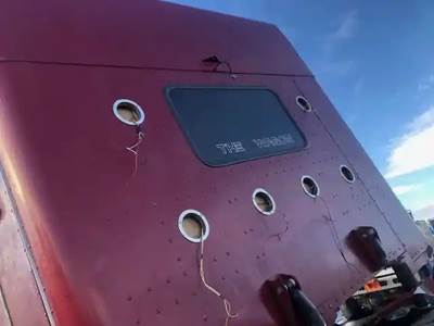 Peterbilt 389 Back Window