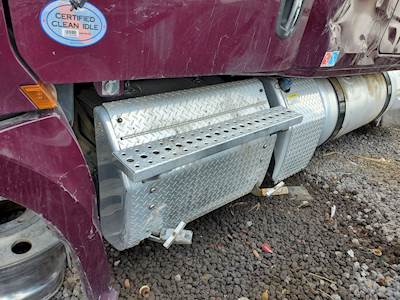Freightliner Cascadia Battery Box for a 2018 Freightliner Cascadia 123