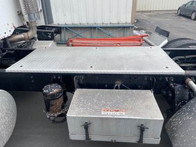 Freightliner Century Class 120 Battery Box for a 1998 Freightliner C120 CENTURY