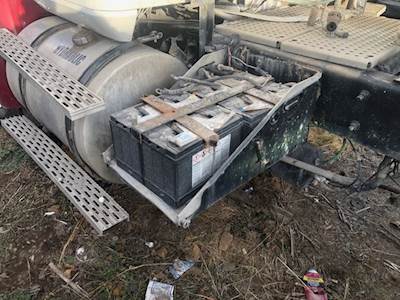 International 9200i Battery Box