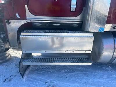 International 9900ix Battery Box