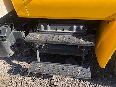 International DuraStar 4300 Battery Box