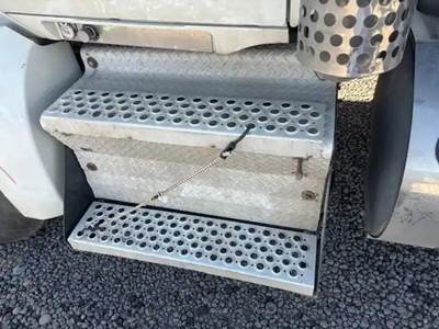 Kenworth T880 Battery Box