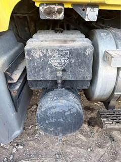 Mack Granite GU713 Battery Box for a 2010 Mack GU713