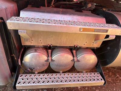 Mack Pinnacle CXU613 Battery Box for a 2018 Mack CXU613