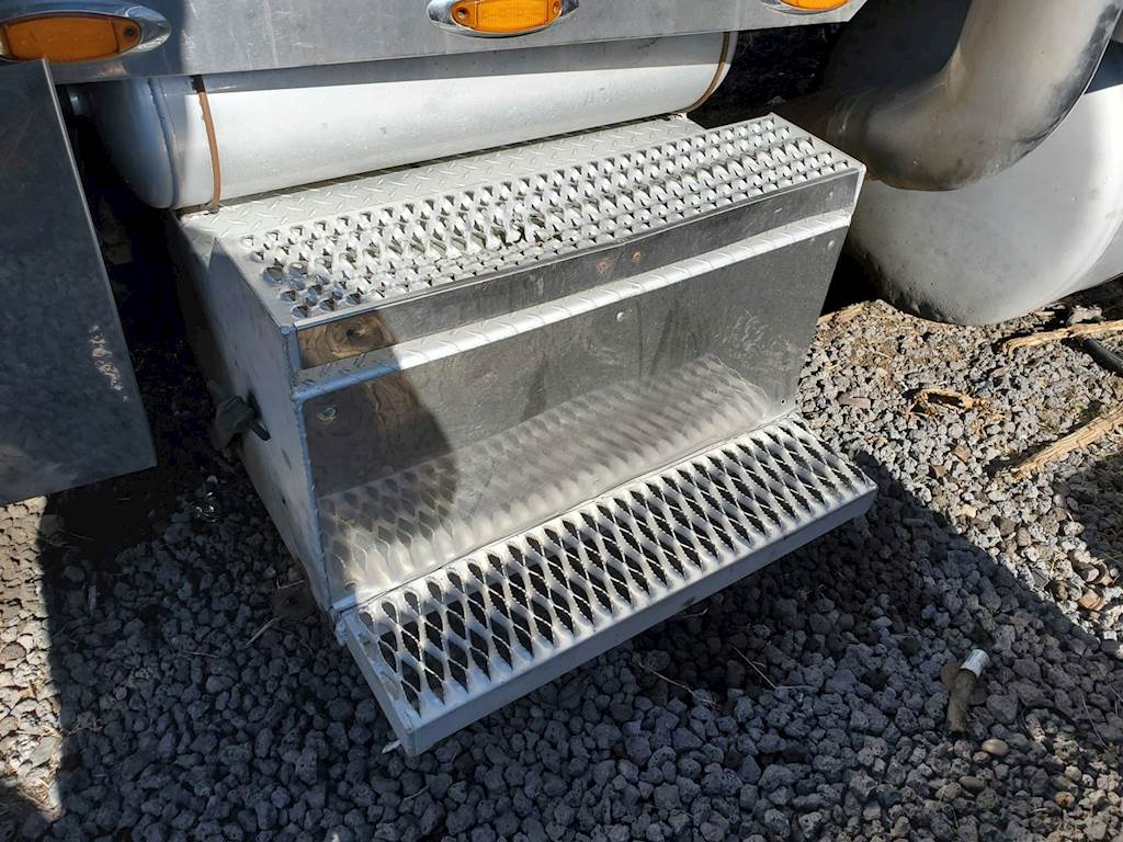 2000 Peterbilt 379 Battery Box For Sale Ucon, ID 1023195