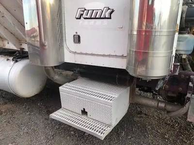 Peterbilt 379 Battery Box