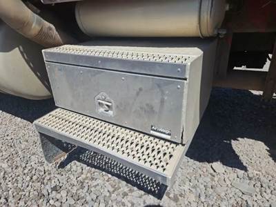Peterbilt 379 Battery Box