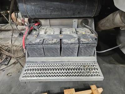Peterbilt 379 Battery Box