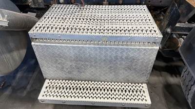 Peterbilt 379 Battery Box