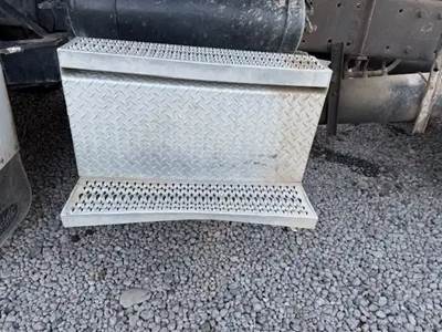 Peterbilt 385 Battery Box