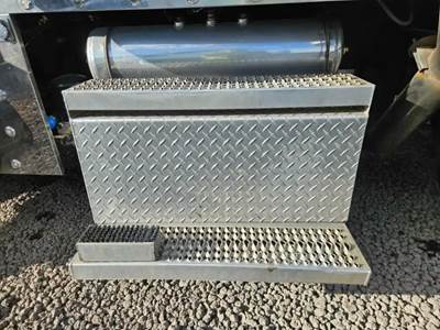 Peterbilt 389 Battery Box