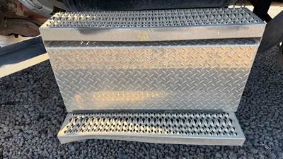 Peterbilt 389 Battery Box