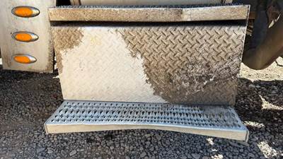 Peterbilt 389 Battery Box