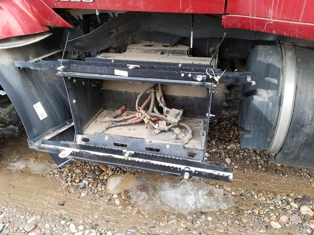 Kenworth T680 Fuse Box Free 351c Oil Pressure Wire Diagram 2015 Kenworth T680 Fuse Box Location 2004 Toyota Corolla Fuse Box Battery Boxes Kenworth T680 ...