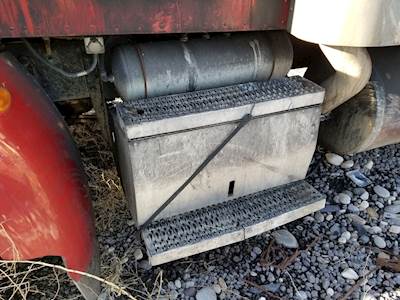 Peterbilt 386 Battery Box
