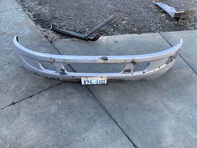 International 4300, 4400 Series Front Bumper for a 2004 International 4300-4400