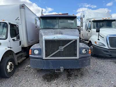 Volvo WCA Aero Front Bumper for a 1996 Volvo WCA Areo Series