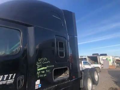 Freightliner Cascadia 125 Left Cab Fairing