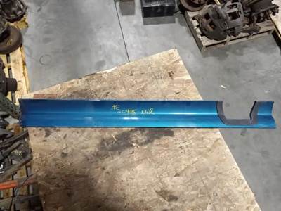 Freightliner Cascadia 125 Left Cab Fairing