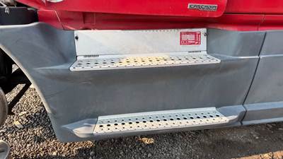 Freightliner Cascadia 125 Left Cab Fairing