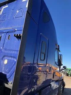 Freightliner Cascadia 126 Right Cab Fairing