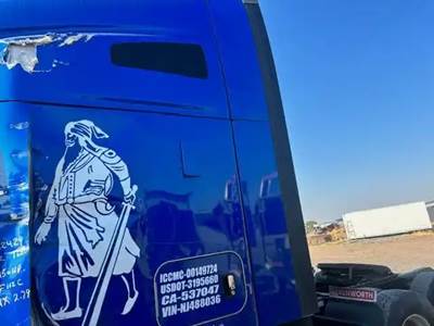 Kenworth T680 Left Cab Fairing