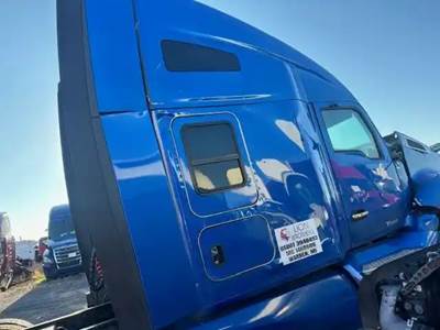 Kenworth T680 Right Cab Fairing